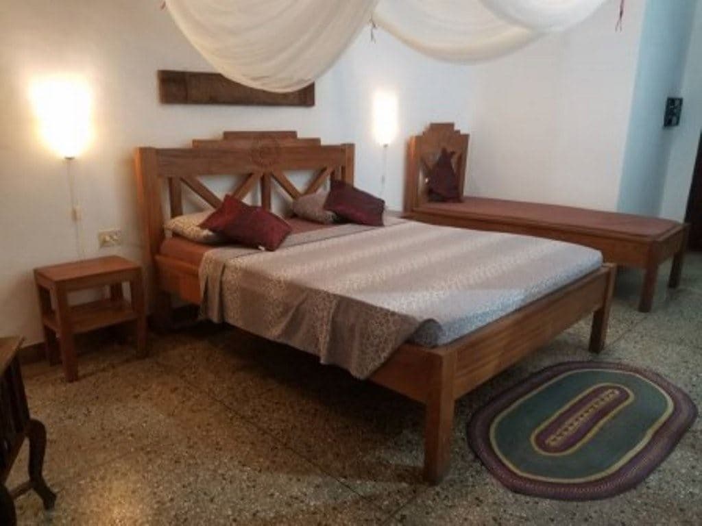 rooms-standard-room