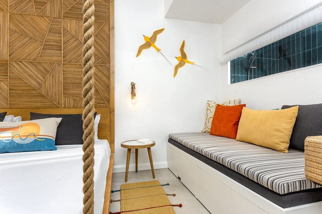 rooms-room-couple