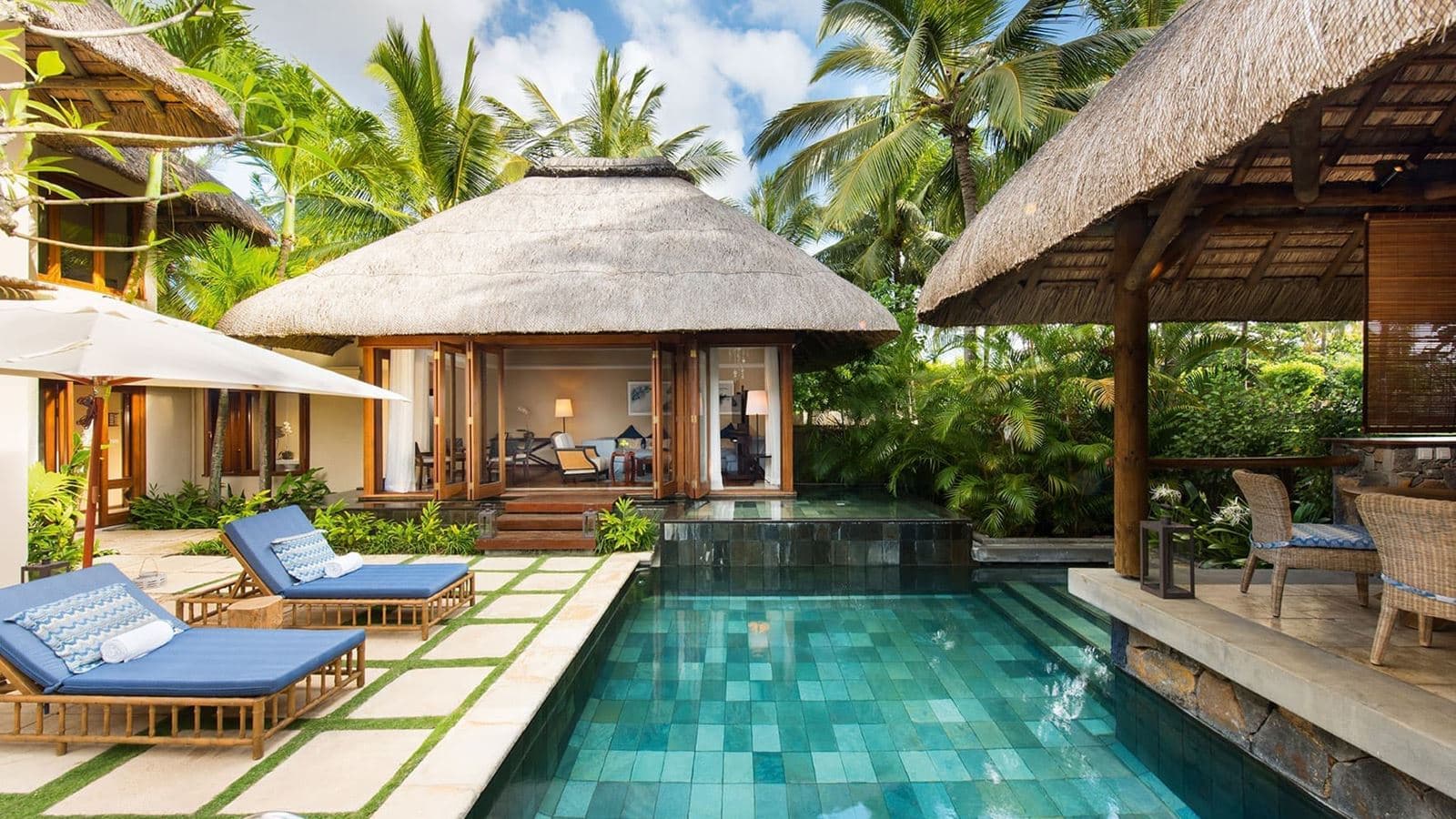 rooms-2-broom-pool-villa