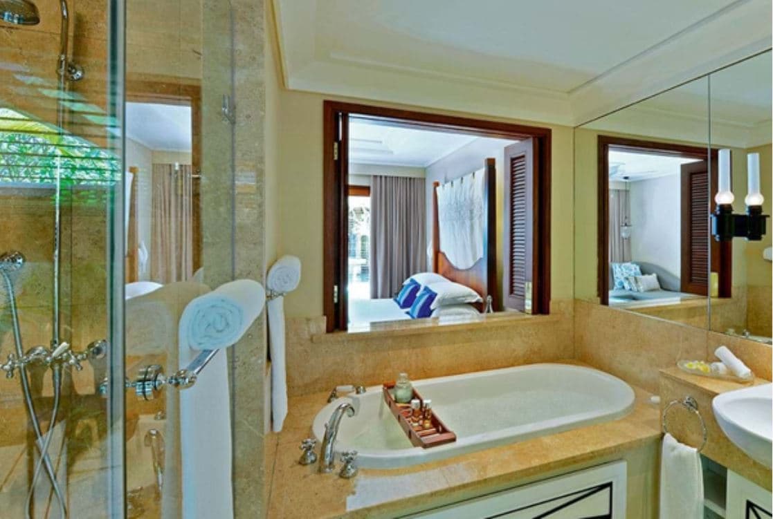 rooms-2-broom-pool-villa-beach-front