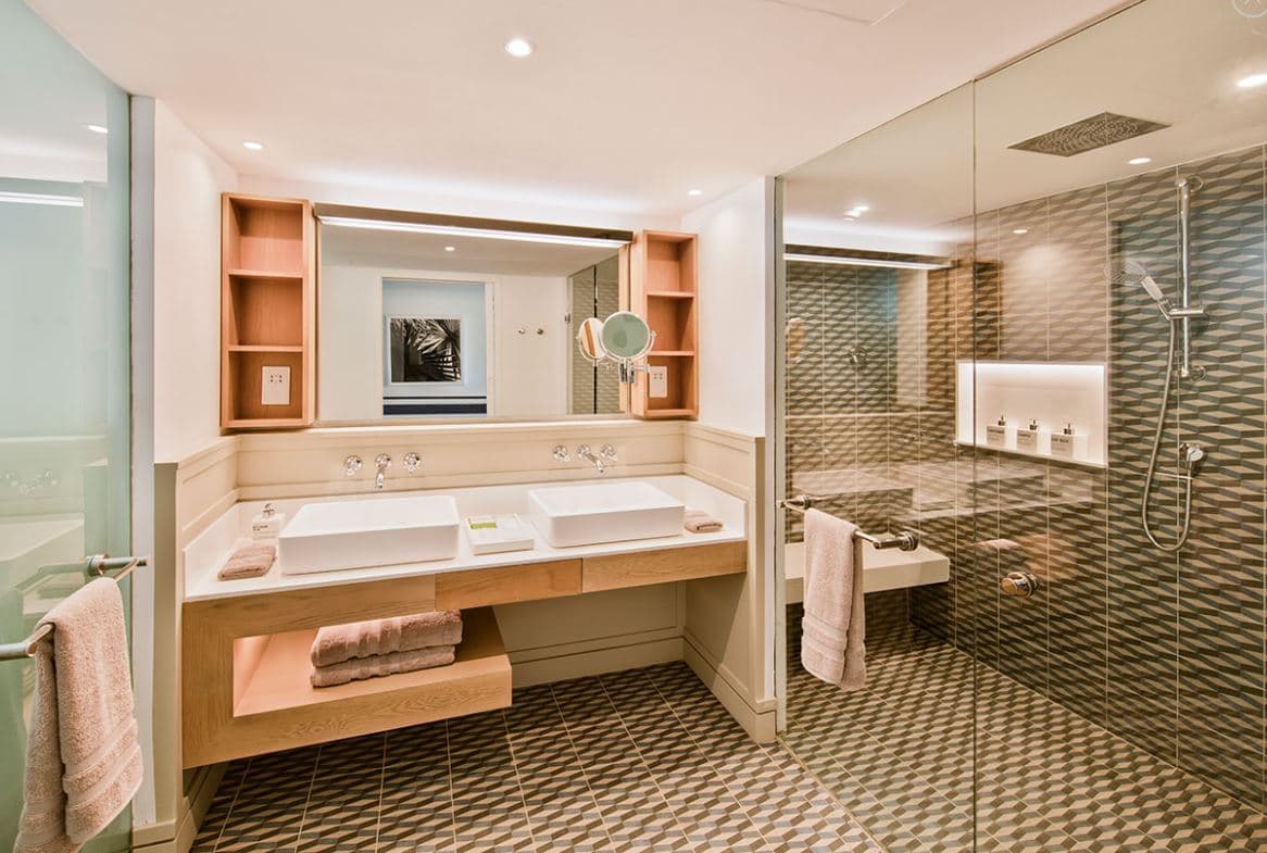 rooms-superior-room