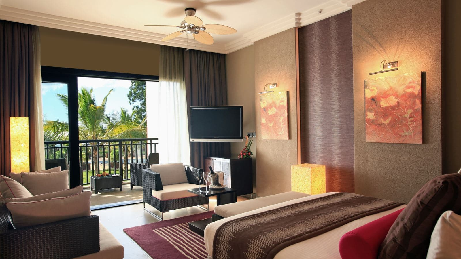 rooms-deluxe-ocean-facing-room
