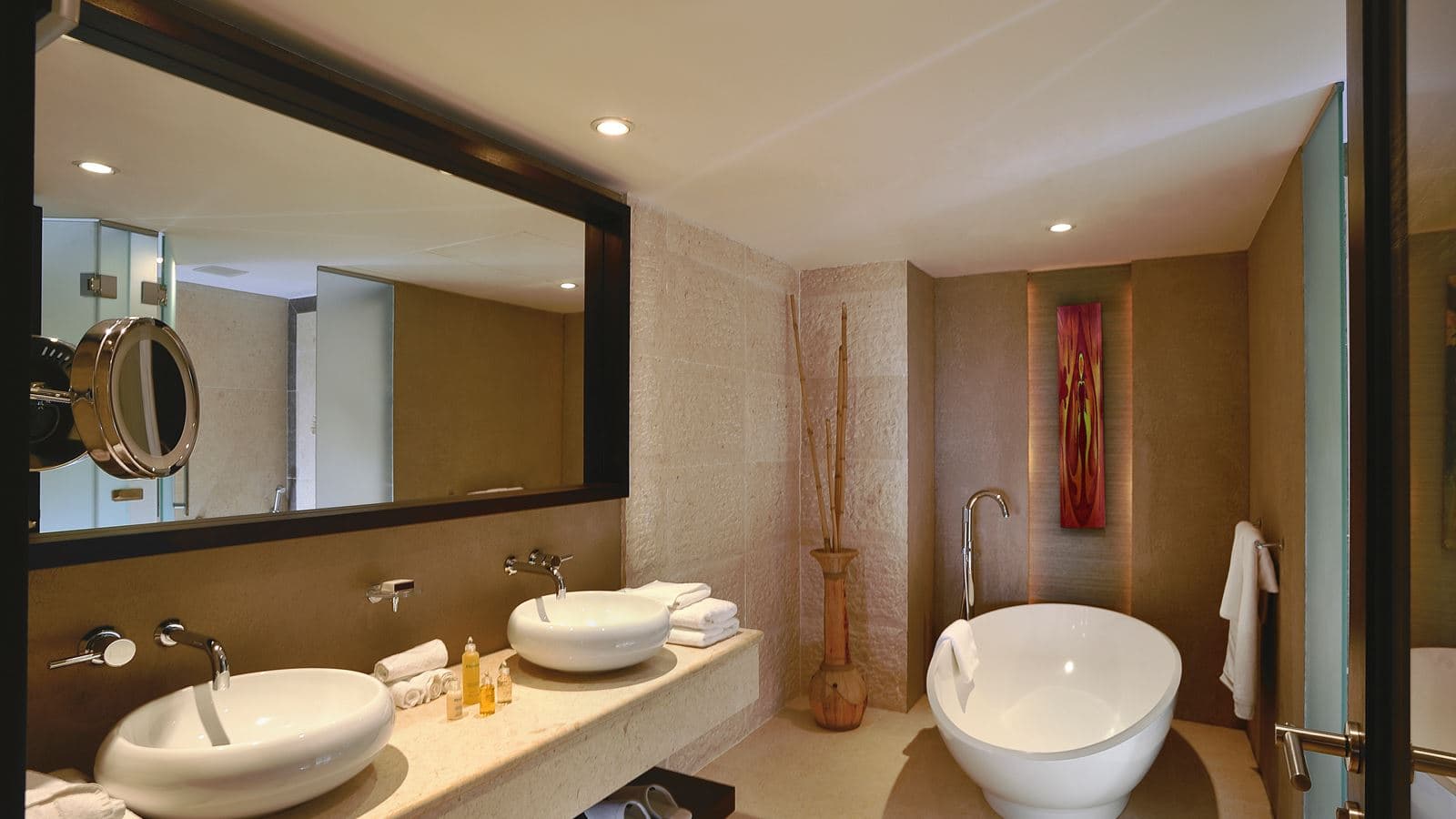 rooms-deluxe-ocean-facing-room