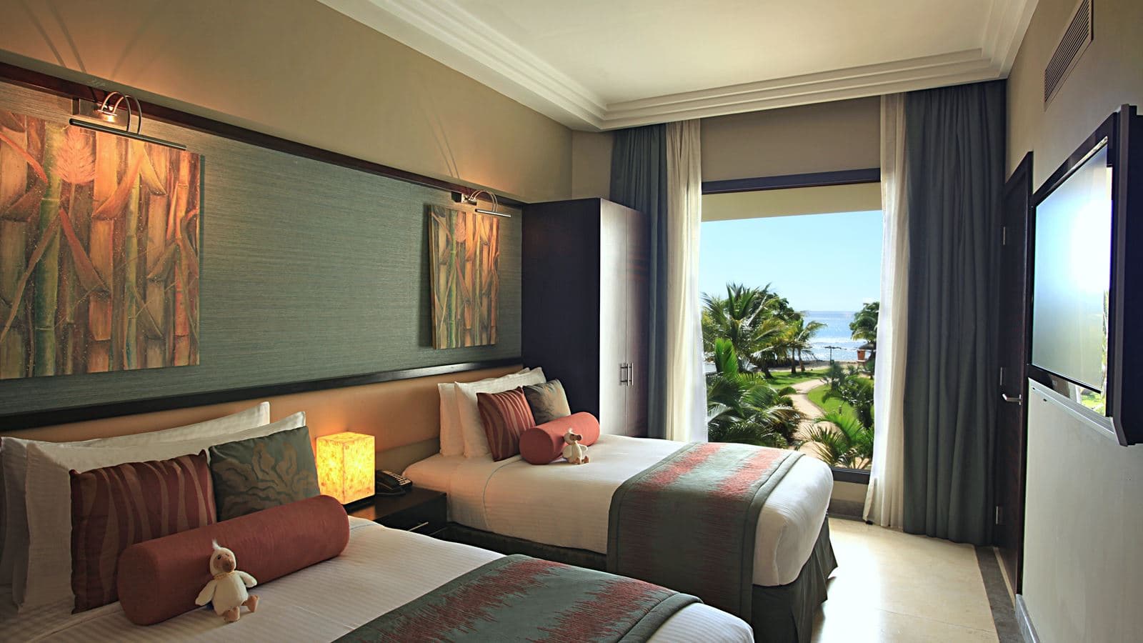rooms-twobedroom-family-ocean-facing-room