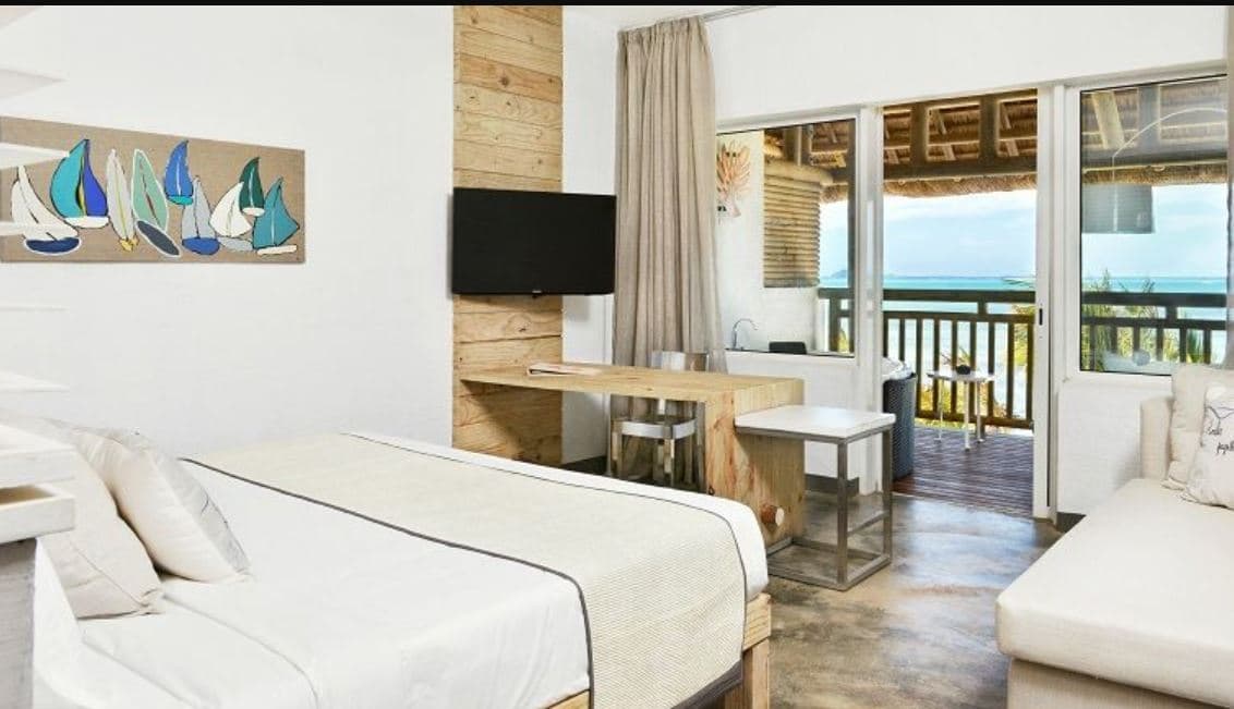 rooms-couple-privilege-suite-beachfront