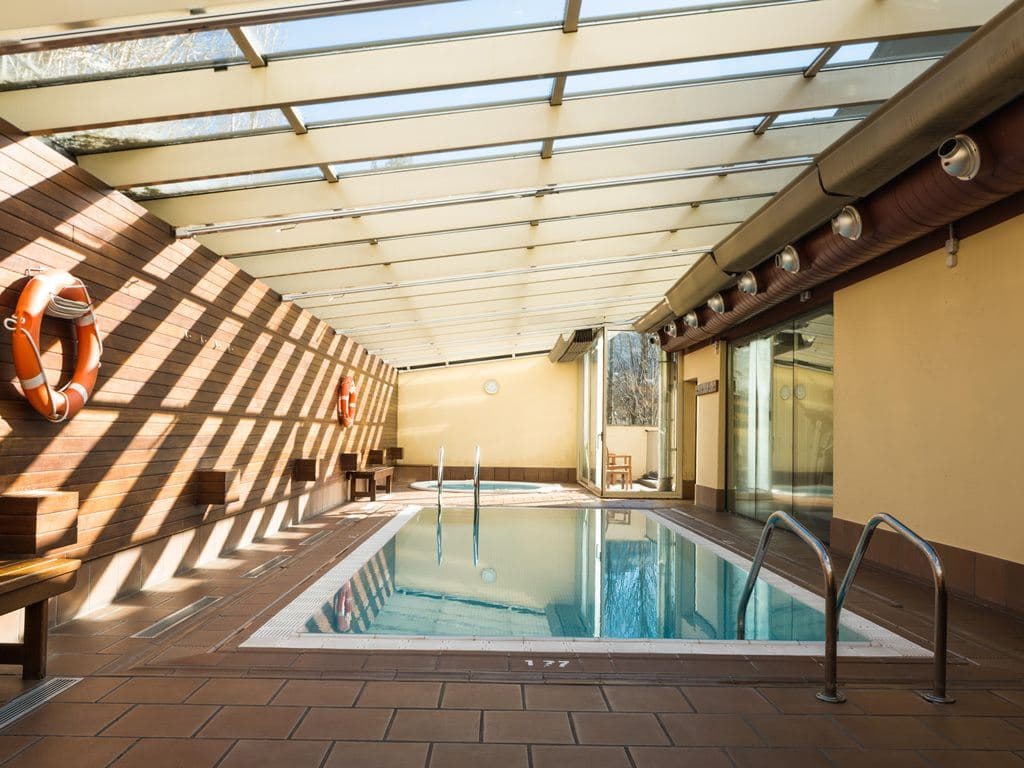 pools-indoor-pool