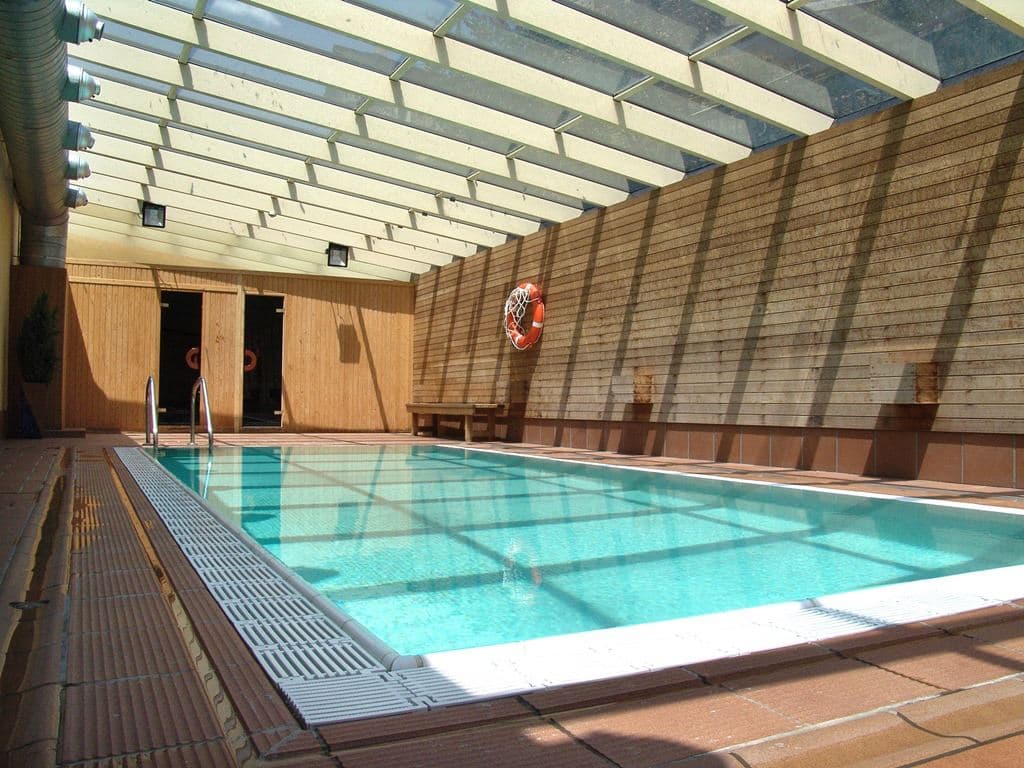 pools-indoor-pool