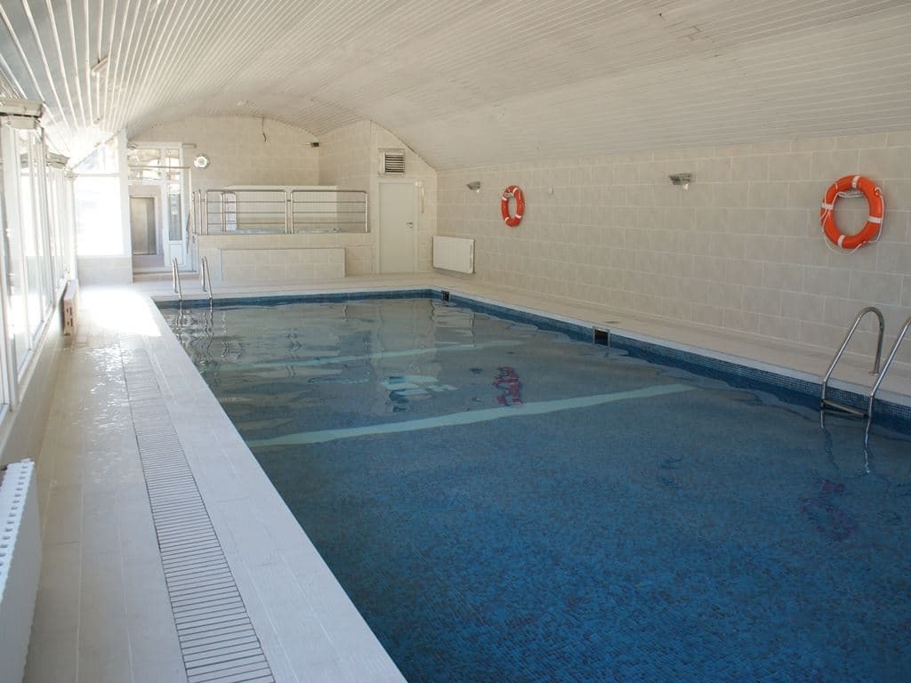 pools-indoor-pool