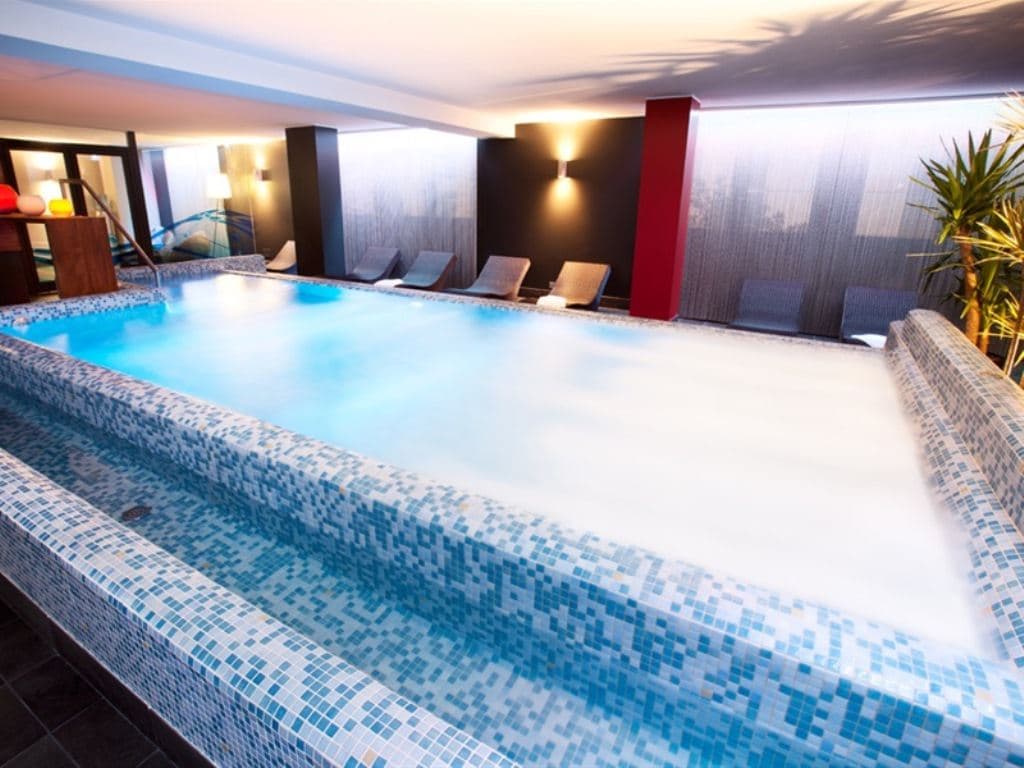 pools-indoor-pool