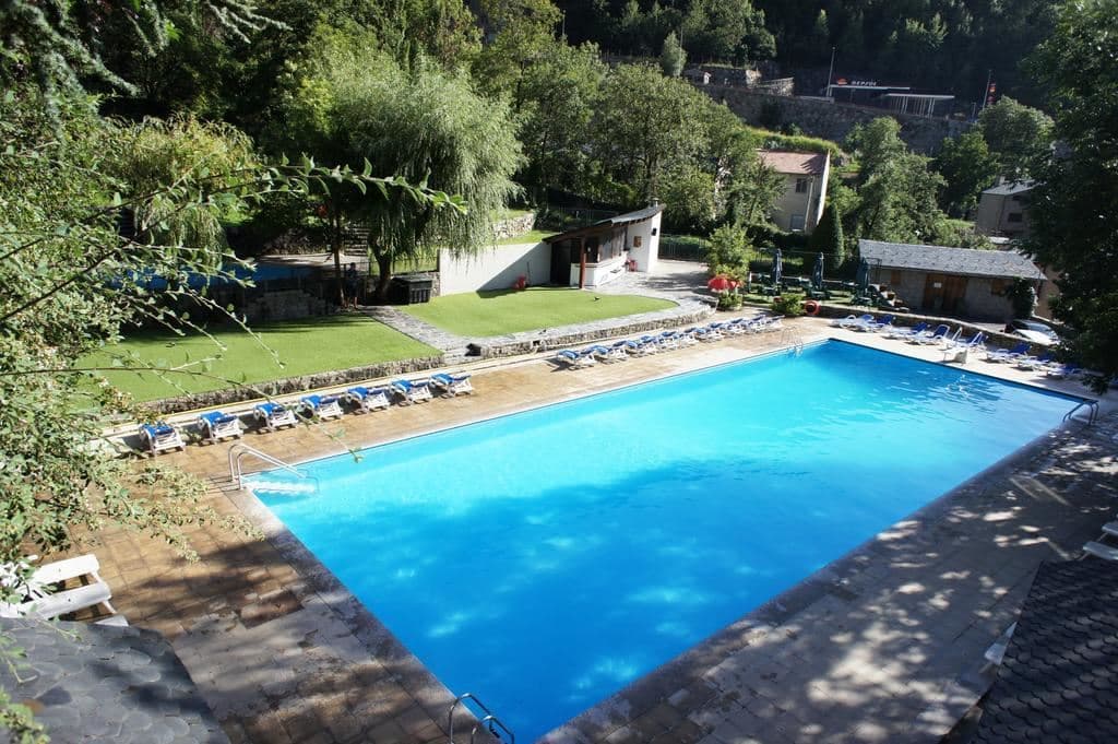 pools-outdoor-pool