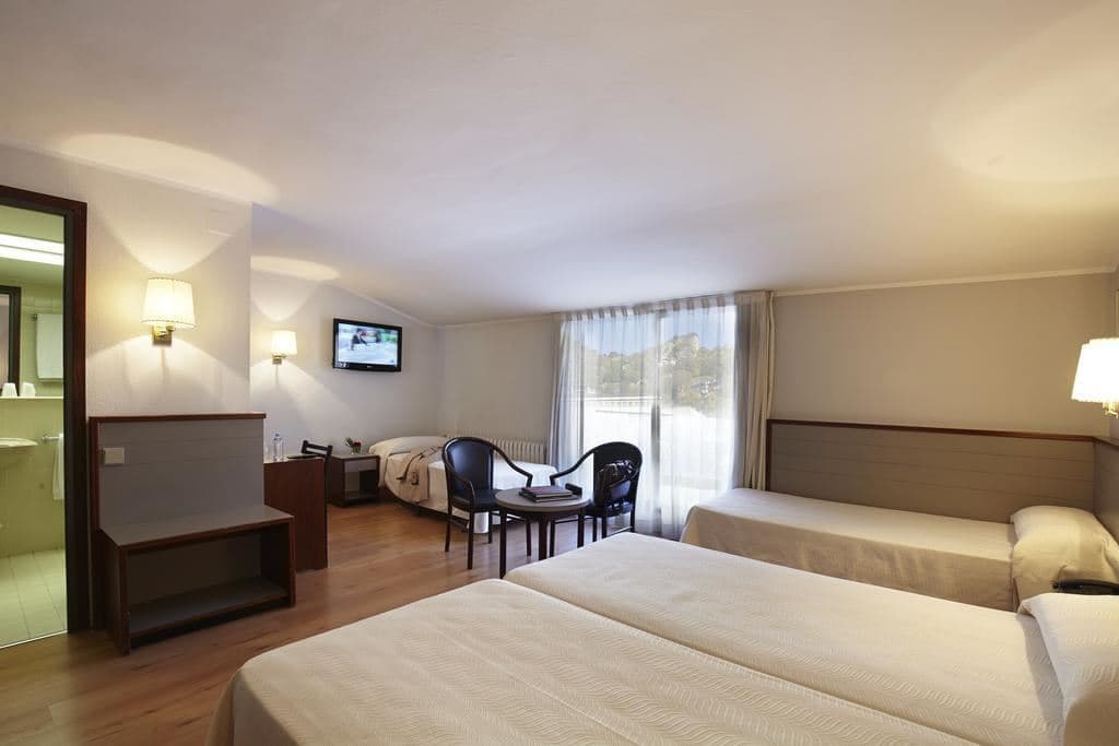 rooms-triple-room