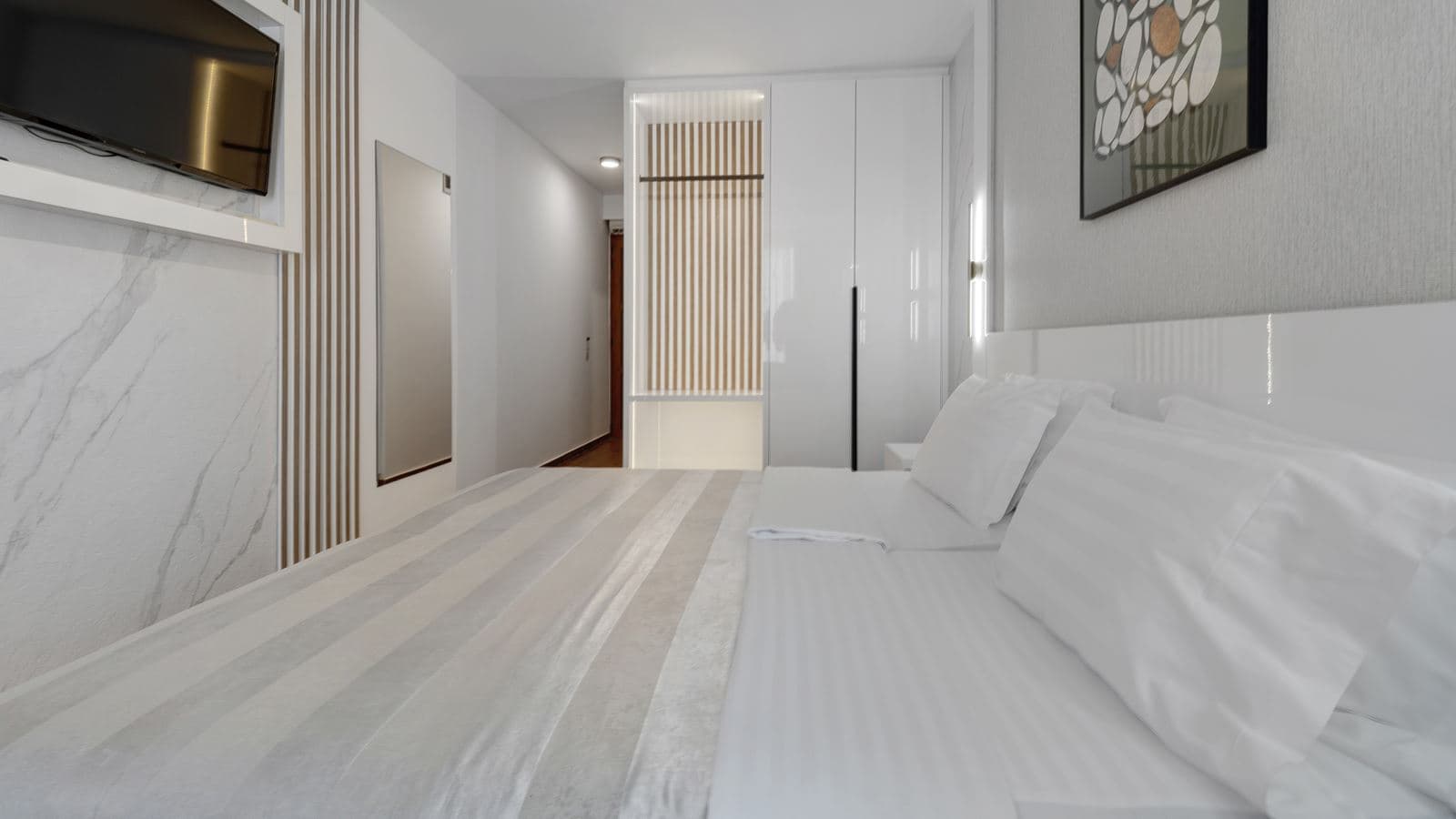 rooms-double-room-annex-in-villa-single-use
