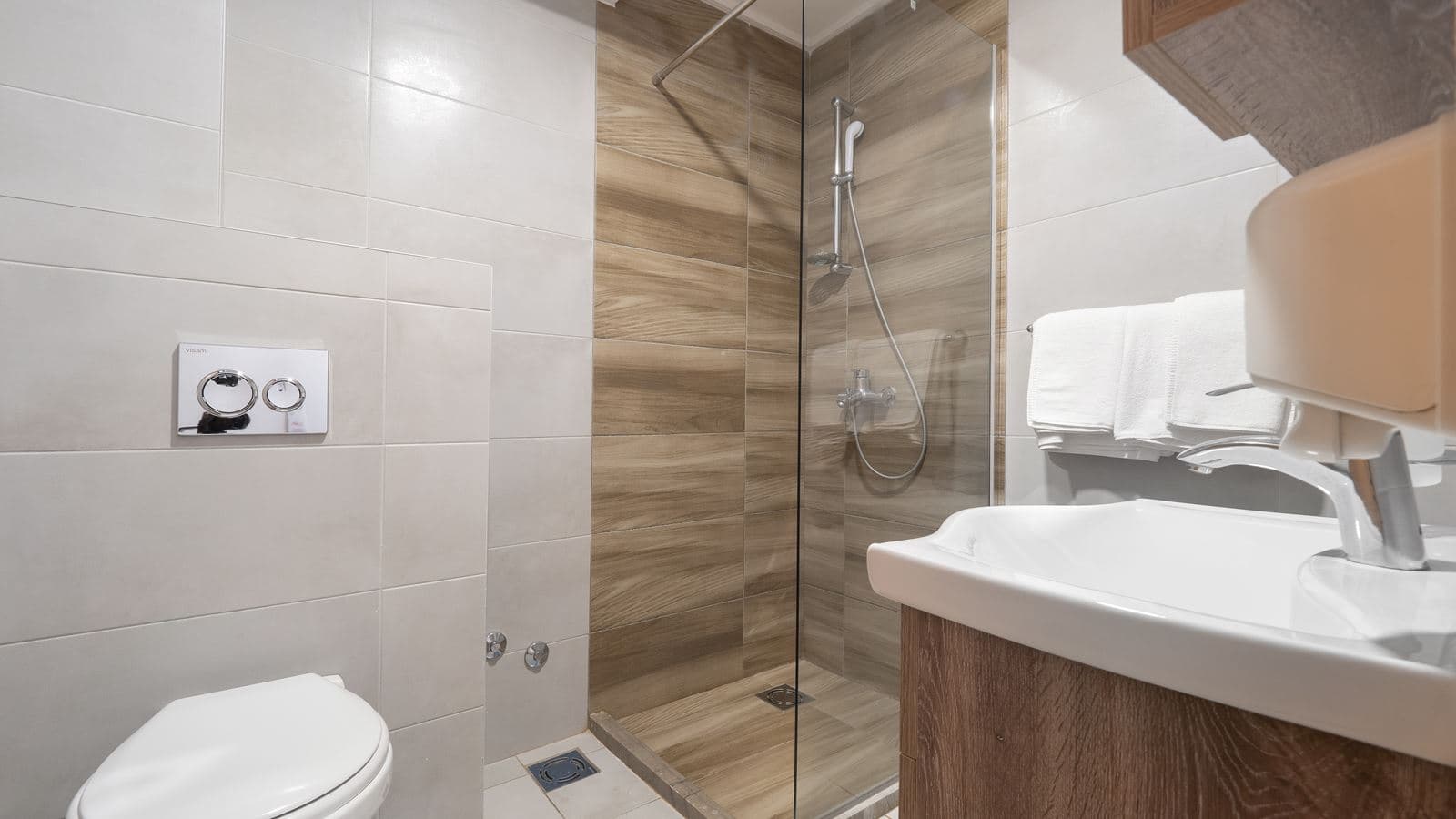 rooms-double-room-annex-in-villa-single-use