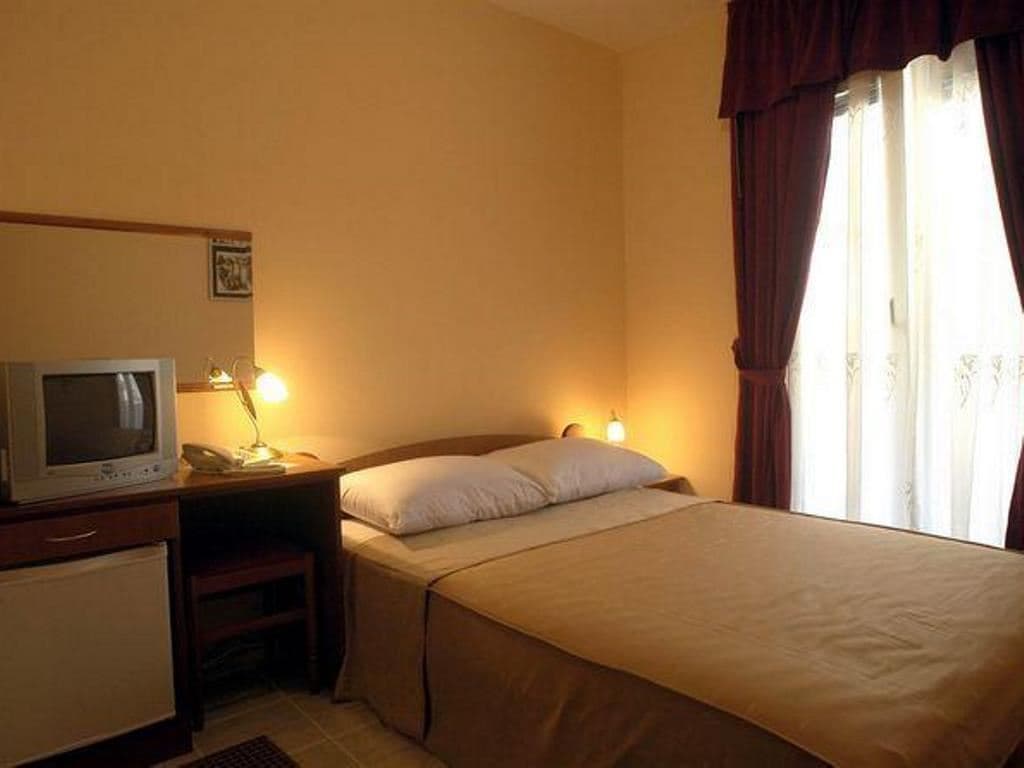 rooms-single-room