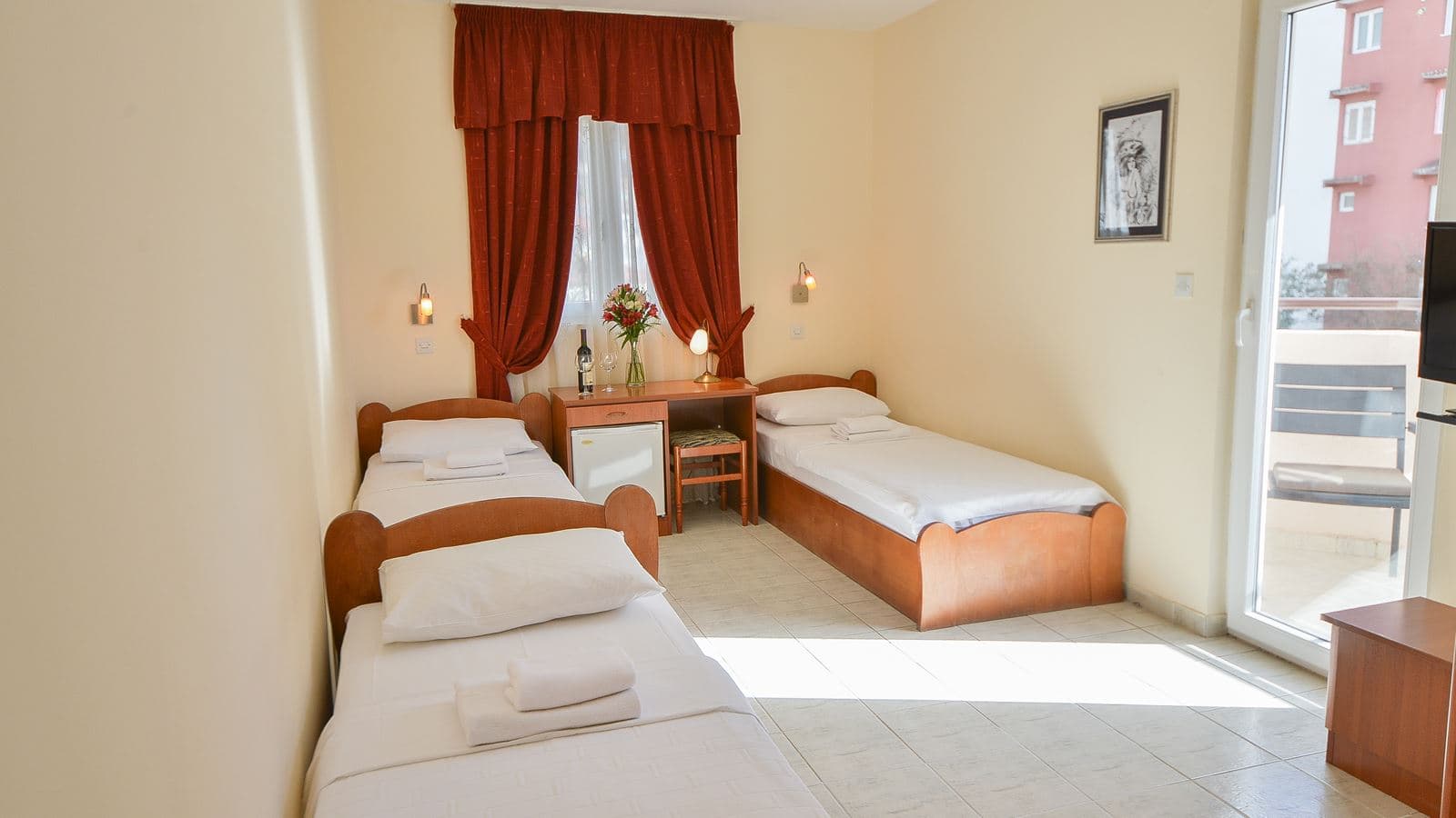 rooms-triple-room