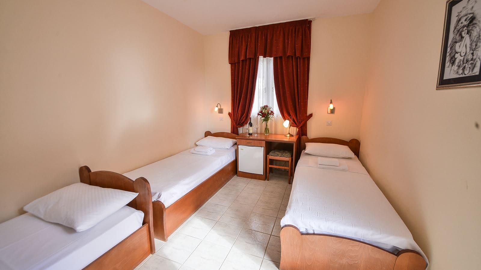 rooms-triple-room
