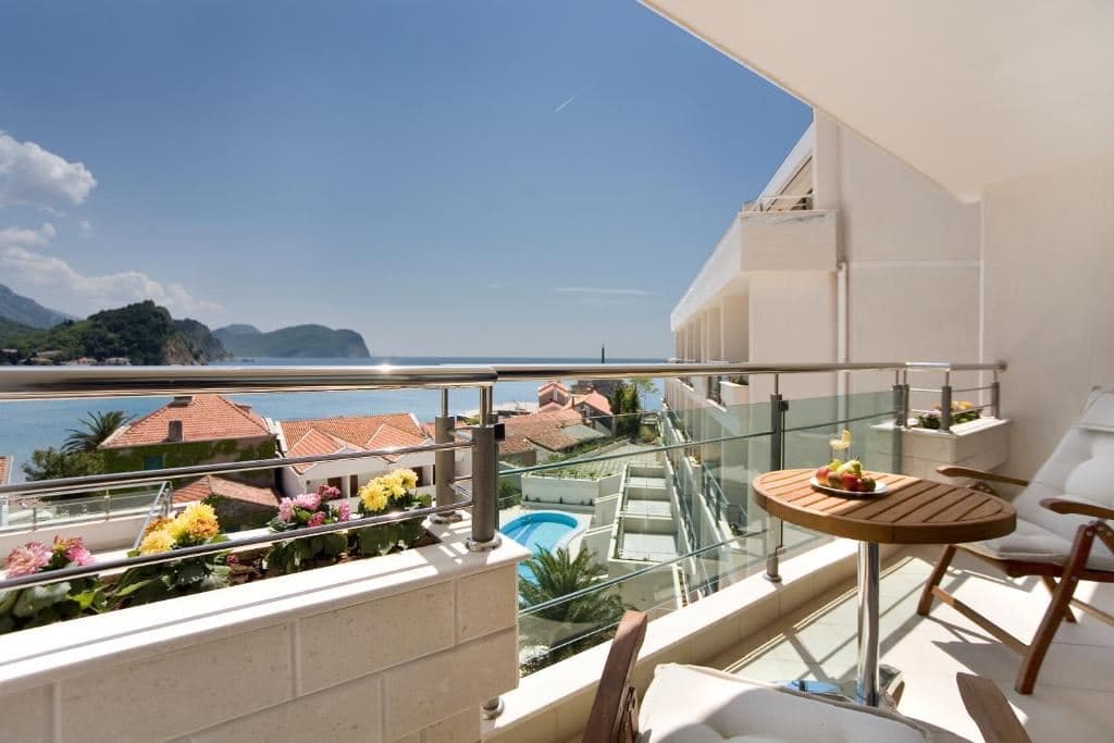rooms-studio-apartment-sea-view