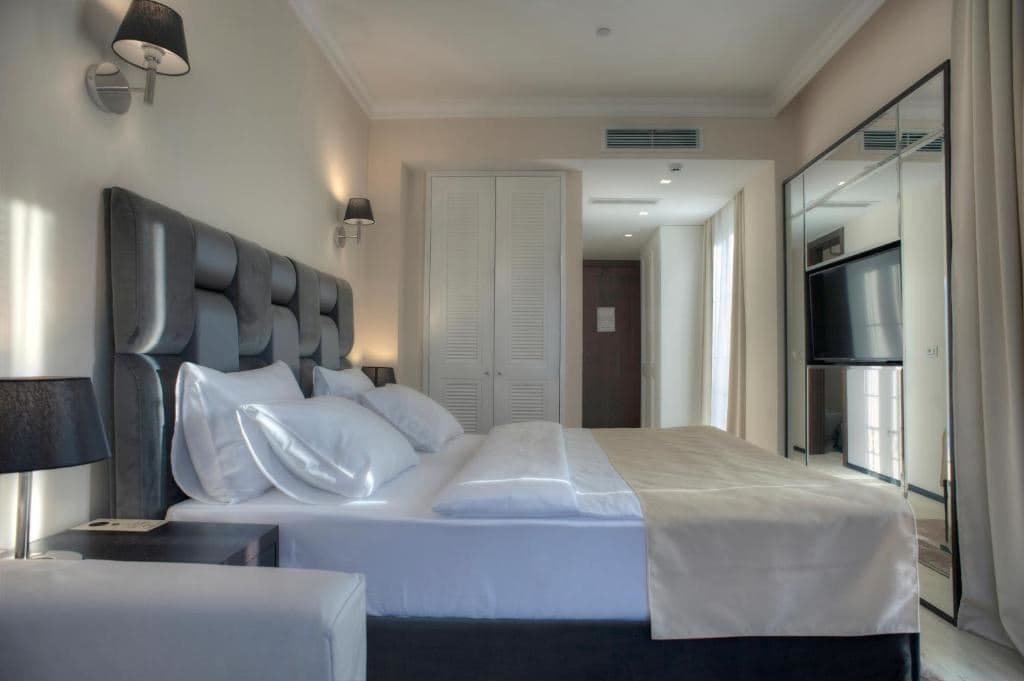 rooms-standard-double-room