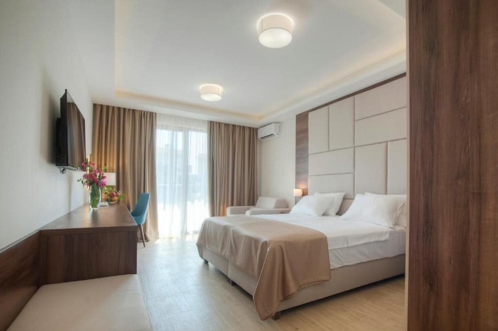 rooms-double-room-with-extra-bed