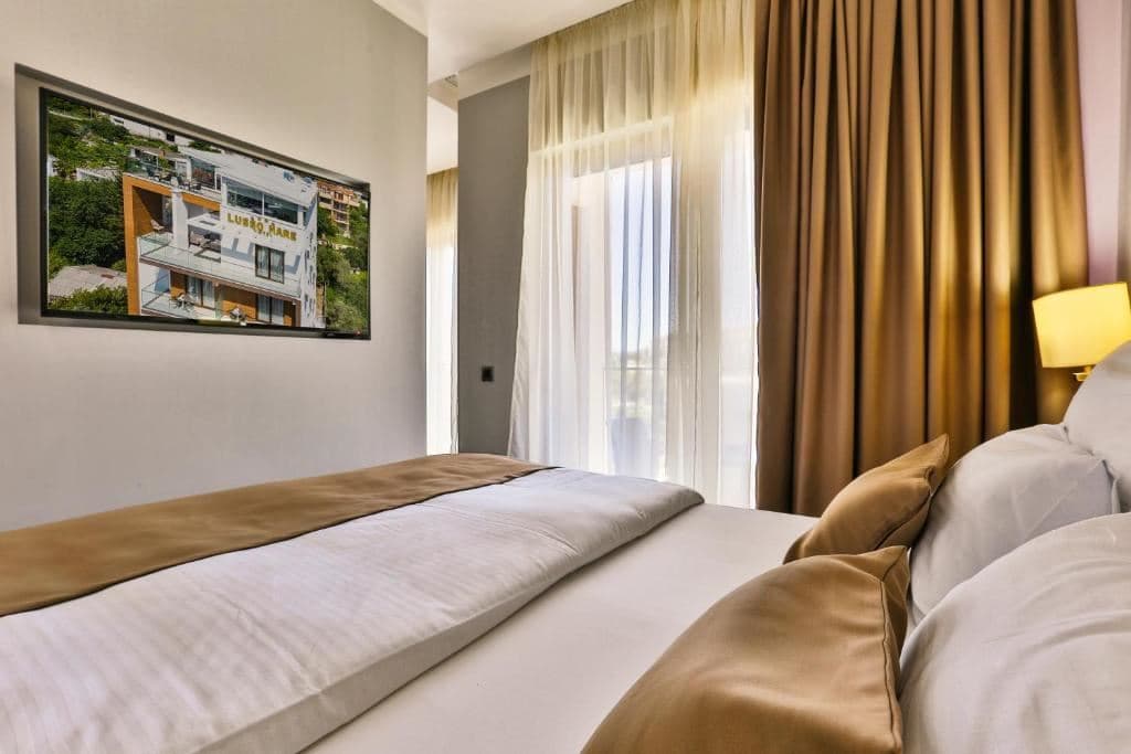 rooms-one-bedroom-apartment-with-sea-view