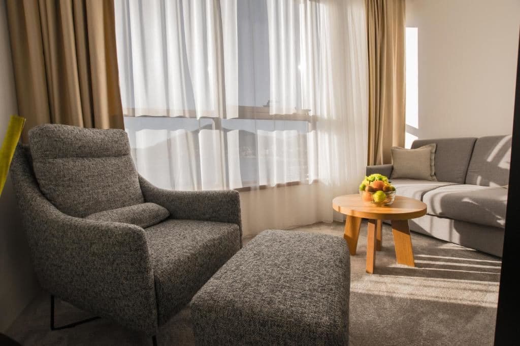 rooms-superior-room