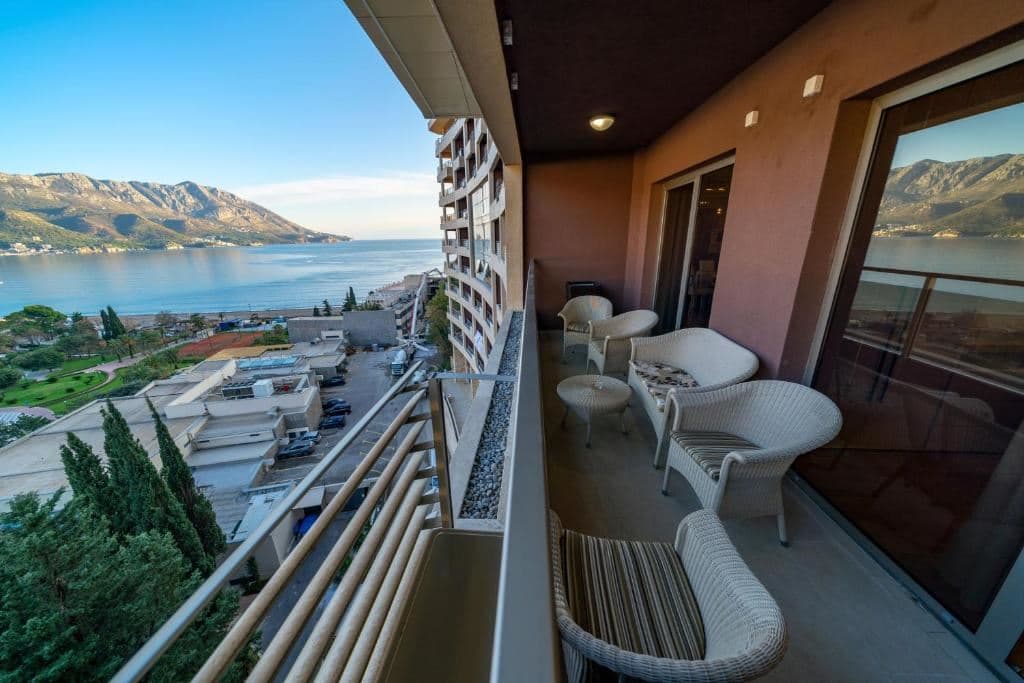 rooms-three-bedroom-suite-sea-view