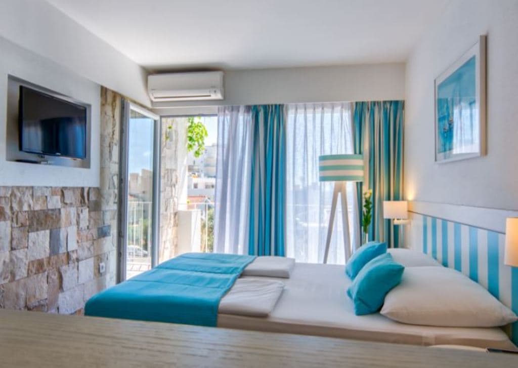 rooms-standard-room