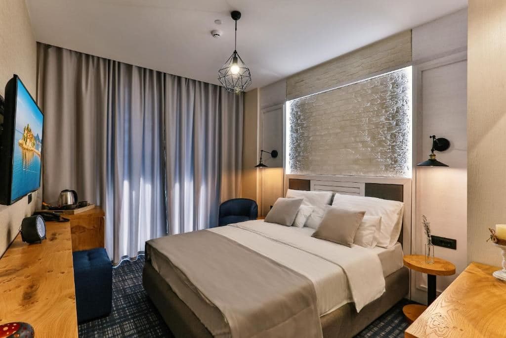 rooms-standard-double-room