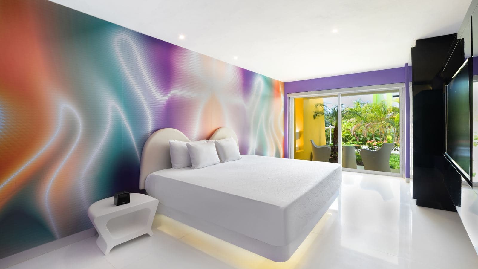 rooms-trendy-garden-view