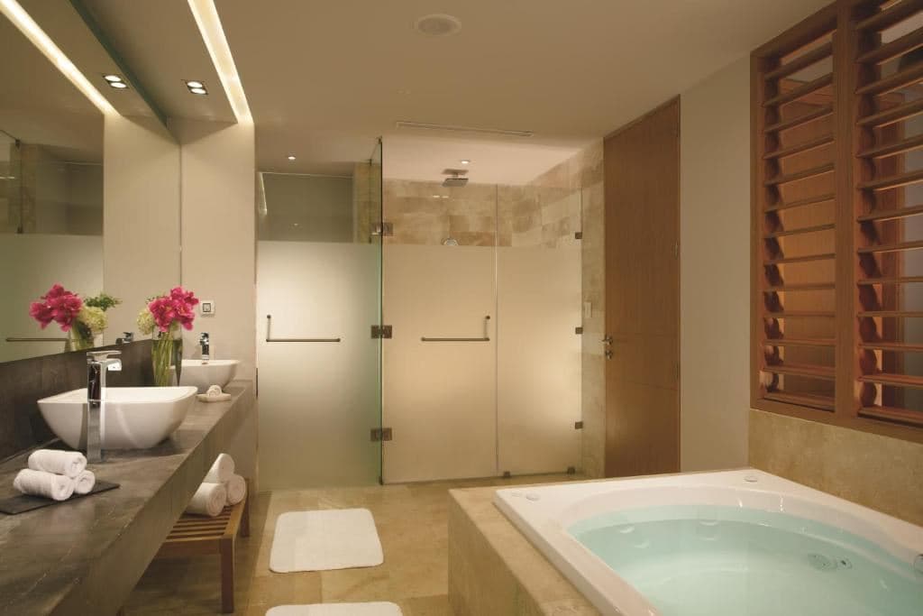 rooms-preferred-club-junior-suite-swim-out-ocean-view-adults-only-13+