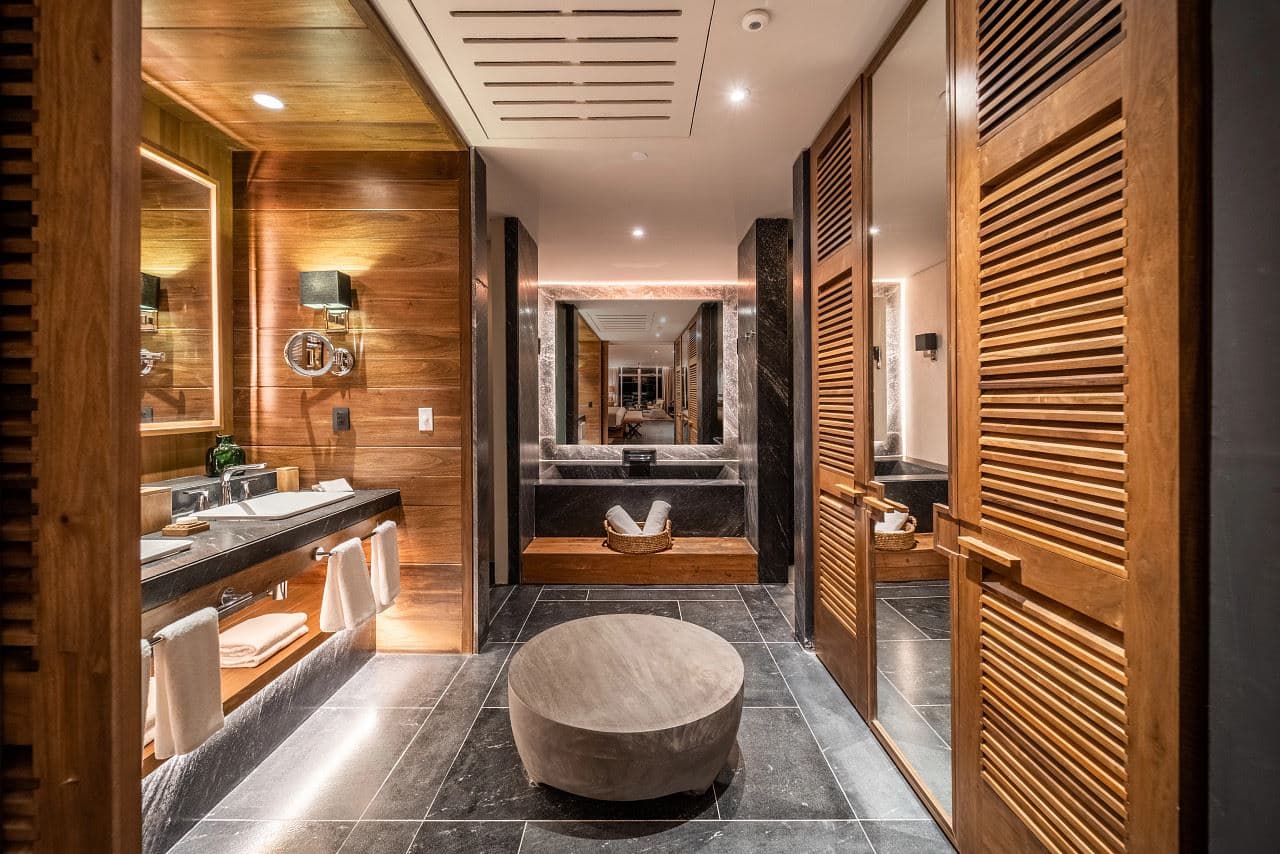 rooms-signature-suite-ocean-view