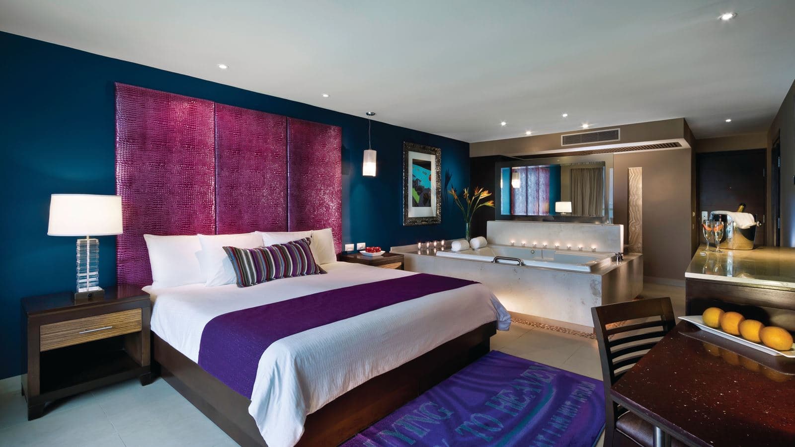 rooms-deluxe-room