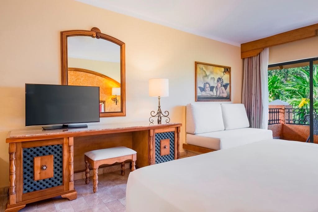 rooms-premium-near-pool