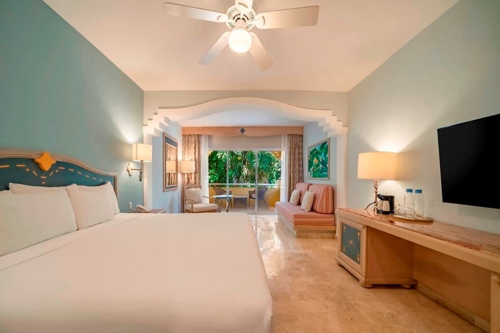 rooms-junior-suite-near-pool