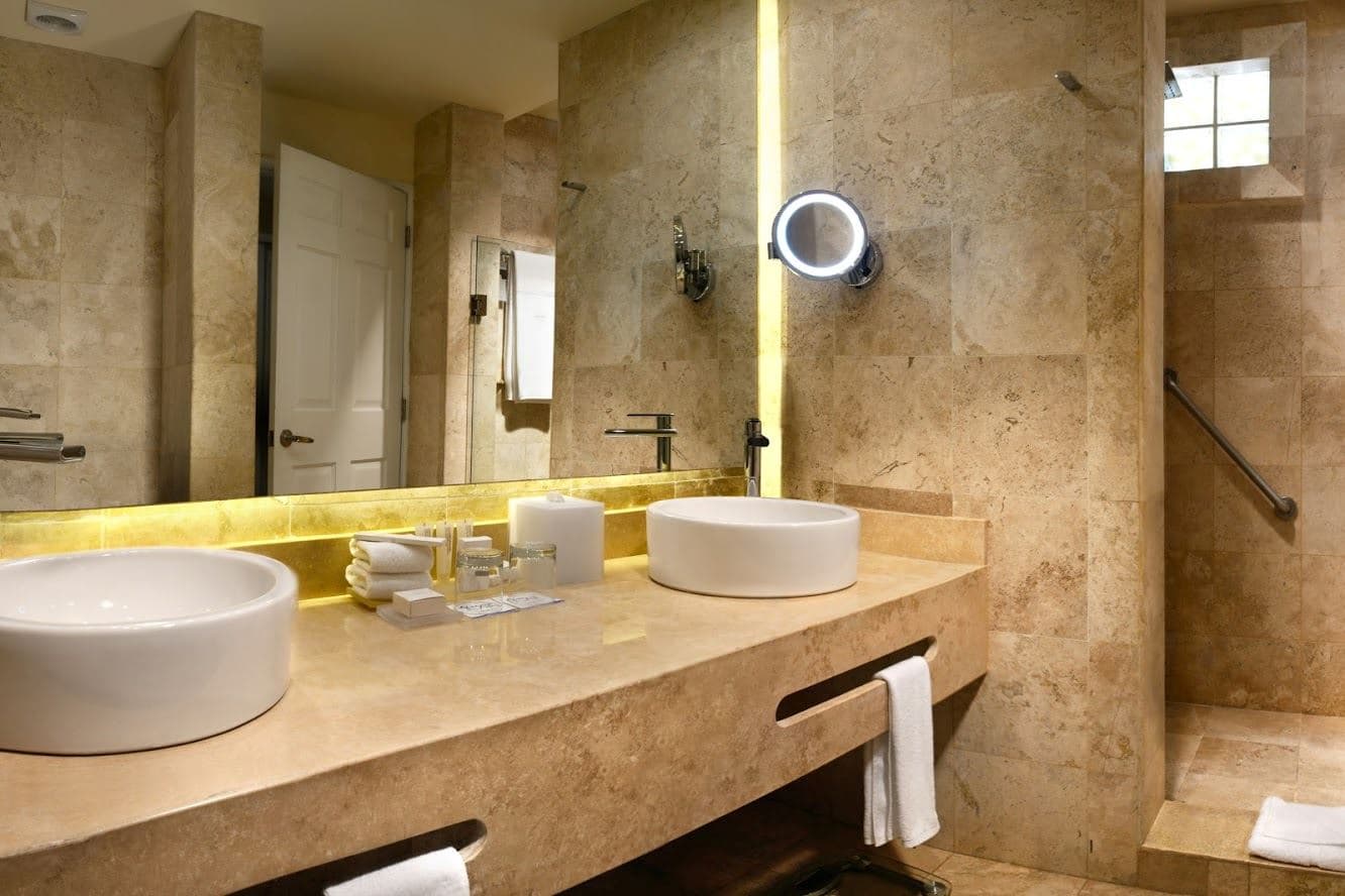 rooms-privileged-romance-deluxe-room