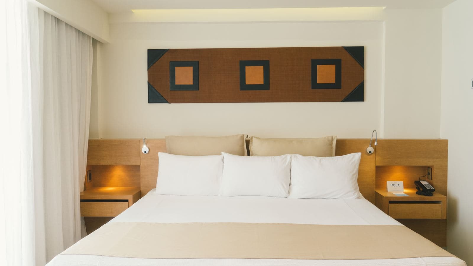 rooms-deluxe-room