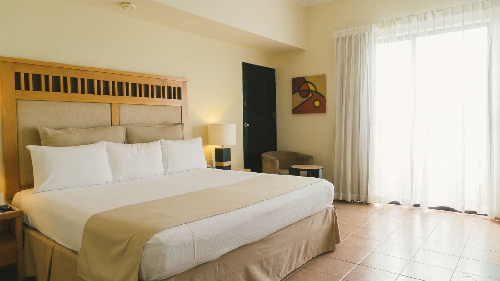 rooms-deluxe-room