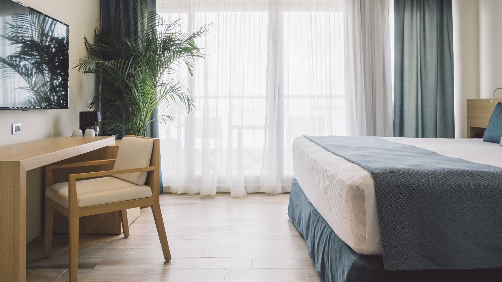 rooms-sunset-suite