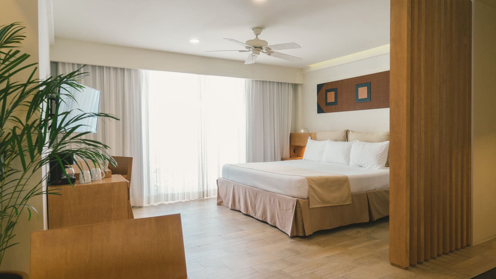 rooms-master-suite