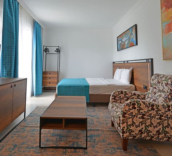 FAMILY ROOM ONE BEDROOMS Camerele
