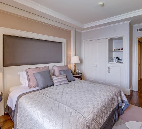 PREMIUM TWIN SEAVIEW MAIN BUILDING (NO BALCONY) Camerele