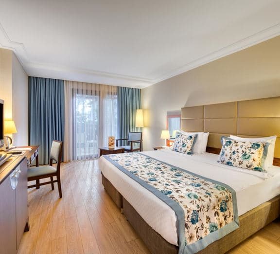 MAIN BUILDING STANDARD ROOM Camerele