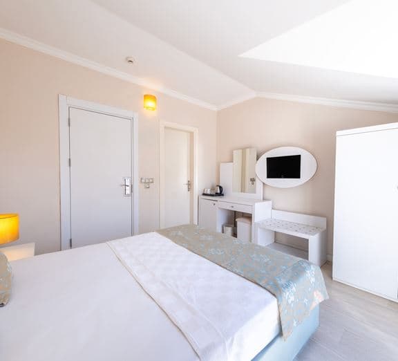 Economy Room Camerele