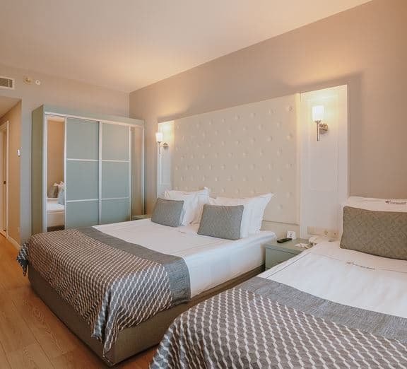 SUPERIOR ROOM SEA VIEW Camerele