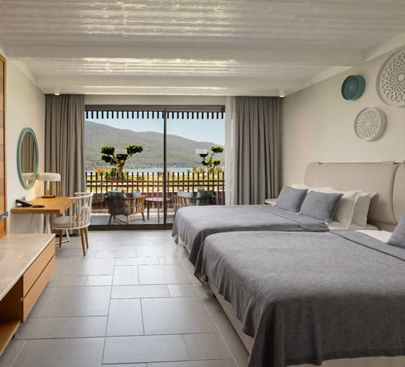 STANDARD ROOM SIDE SEA VIEW BALCONY OR TERRACE Camerele