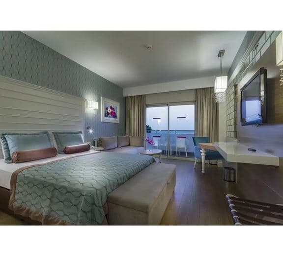 FAMILY ROOM 2 BEDROOMS SIDE SEA VIEW Camerele