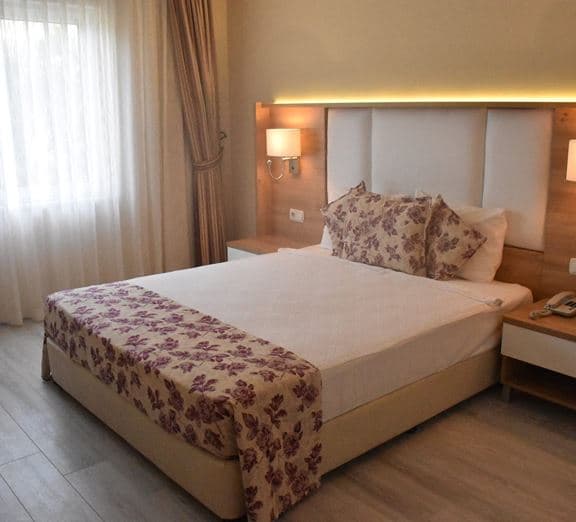 FAMILY ROOM ROH MAIN BUILDING Camerele