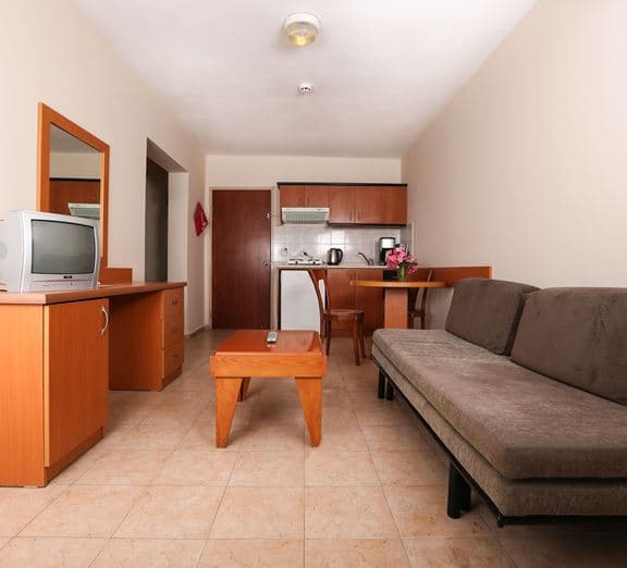 SUITE STANDARD 1 BEDROOM LANDVIEW BALCONY Camerele