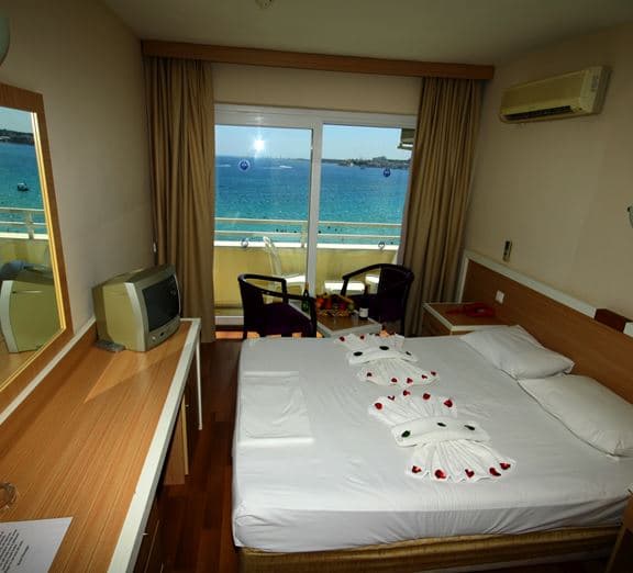 Standard Sea View Camerele