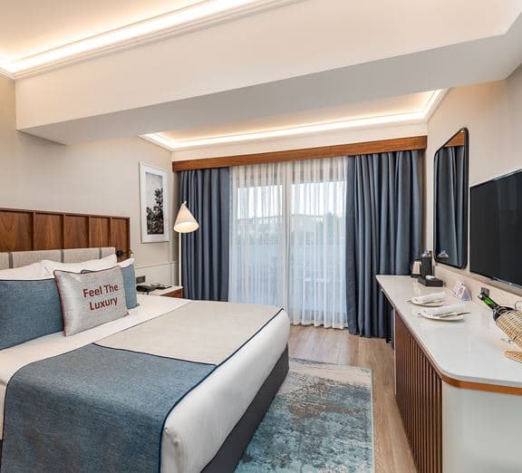 Family Side Sea View Room with 1 Bathroom Camerele